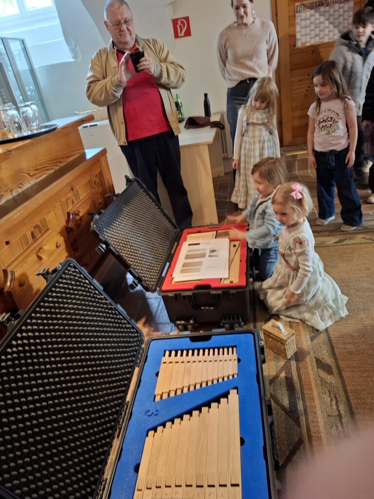 D2714293 a6be 46be 85b4 3a2a92257722